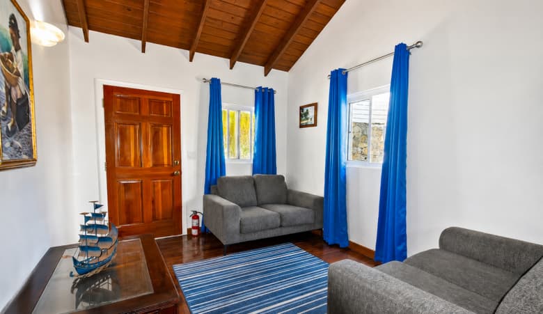 Curly's Beach Resort | myoutislands.com